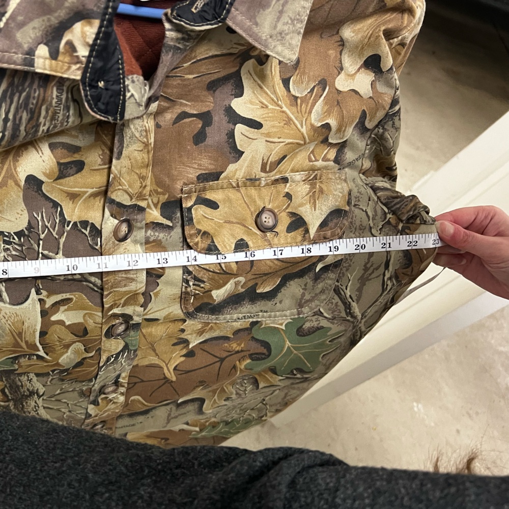 Men’s Medium RedHead Camo Hunting Button Down Jacket with Quilted Interior - Picture 11 of 12